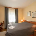 Amazing Home In Pjescana Uvala With Jacuzzi