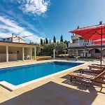 Amazing Apartment In Vodnjan With House Sea View