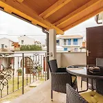 Nice Apartment In Banjole With Wifi