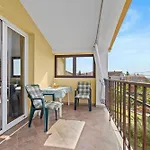 Charming Apartment Tedi With Sea View