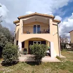 Charming Apartment Tedi With Sea View