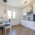 Apartment Mirna With Swimming Pool