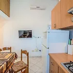 Cozy Apartment In Medulin With Kitchen