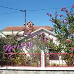 Lovely Apartment Only 500 M From The Sea