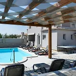 4 Bedroom Awesome Home In Vodnjan