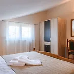 Mediterranes Apartment Mit 60M2 Pool, Bbq-Bereich, Liegen, Waschmaschine