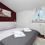 Beeindruckendes Apartment Nur 10 Gehminuten Zum Strand Von Rovinj Mit Grill
