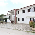 Malerisches Apartment Mit Grossem Balkon, Grillbereich Und Nur 15 Minuten Zum Strand