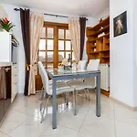 Malerisches Apartment Mit Grossem Balkon, Grillbereich Und Nur 15 Minuten Zum Strand