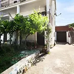 Helles Apartment Nur 800 Meter Zum Strand Mit Meerblick, 2 Balkonen, Privatparkplatz