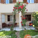 Komfortables Apartment Nur 5 Minuten Zum Zentrum Von Rovinj