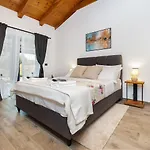 Mediterranes Ferienhaus Mit 3 Klimaanlagen Und Privatem 1000M2 Garten