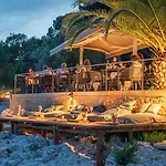 Beeindruckendes Apartment Direkt Am Strand, Gute Taxibootverbindungen Nach Rovinj Altstadt