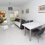 Modernes Apartment Direkt Am Meer Und Nur 400 Meter Zum Strand - In Rovinj