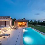 Beeindruckende Villa Mit Panoramablick, Privatpool, Tischtennis, Tischfussball, Spielplatz, Babybett