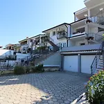 Idyllisches Apartment Nur 600 Meter Zum Strand Mit Privater Terrasse, Wifi, Parkplatz