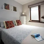 Exquisites Ferienhaus Mit Privatem Garten, Liegen, Kinderstuhl, Waschmaschine - Nur 700 Meter Zum Strand