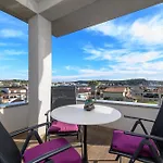 Family Friendly Apartments With A Swimming Pool Pula - 23595