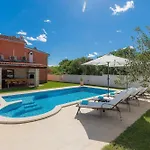 Villa Prisedi
