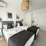 Divina V 150 Meters From The Beach