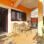 Apartments Orange 768