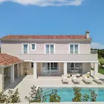 Luxury Gabriel Residence For 8 People With 32 M2 Private Salt-Water Pool In Central Istria
