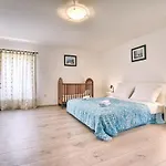 Scenic Apartment In Valtura With Spacious Garden