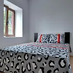 Cozy Holiday Home In Li Njan With Private Pool