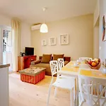Comfortable Apartment With Private Terrace
