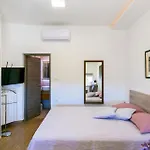 Elvira - Apartment Ulika - Mpolo