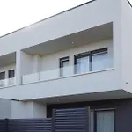 Gorgeous Home In Liznjan