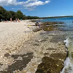 Apartments Villa Leonard - Modern Stay With Private Rooftop Jacuzzi & Sea Views, Barbariga, Vodnjan, Istria, Croatia
