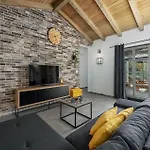 Villa Acorn