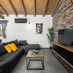 Villa Acorn
