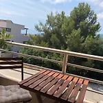 Gorgeous Biserka Apartment