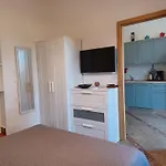 Excellent Studio Mia