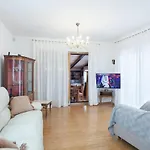 House With Pool In Marcana