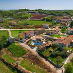 Villa Marilena Mit Pool Fuer 4 Personen Und Wunderschoenem Panoramablick In Der Naehe Des Parenzana