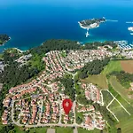 Strandnahes Apartment In Porec Fuer 4 Personen