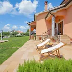 Two-Bedroom Holiday Home In Tinjan