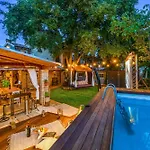 Rustic Cozy House Pupy
