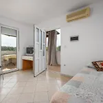 Cozy Apartment In Porec With Wifi