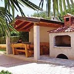 1 Bedroom Stunning Apartment In Porec