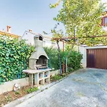 Lovely Apartment In Fazana With Kitchen