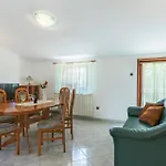 Cozy Home In Labin With Kitchen