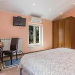 Stunning Home In Rovinj With Wifi