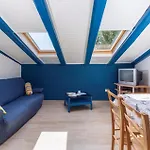 Cozy Apartment In Tar With House Sea View