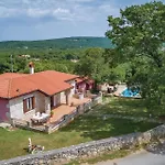3 Bedroom Nice Home In Breg