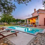 3 Bedroom Stunning Home In Krnica