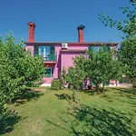 5 Bedroom Stunning Home In Labin
